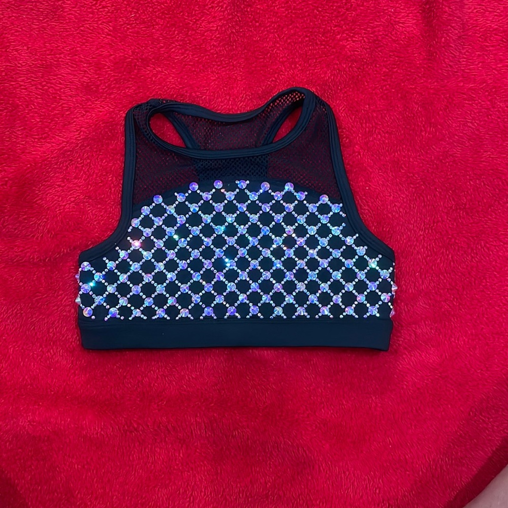 Rebel athletic top love it! No missing stones